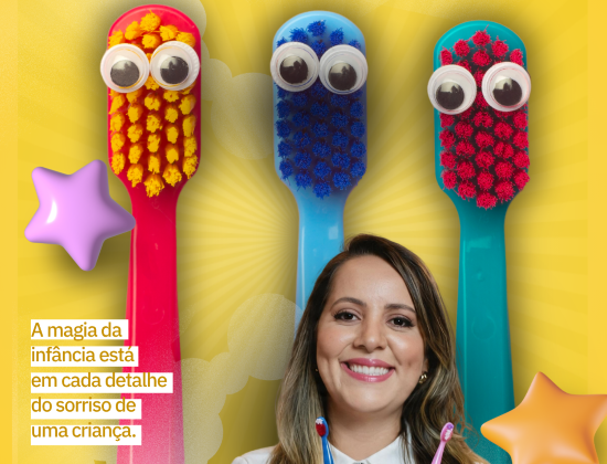 COMO ESCOLHER A ESCOVA DE DENTES DAS CRIANÇAS?